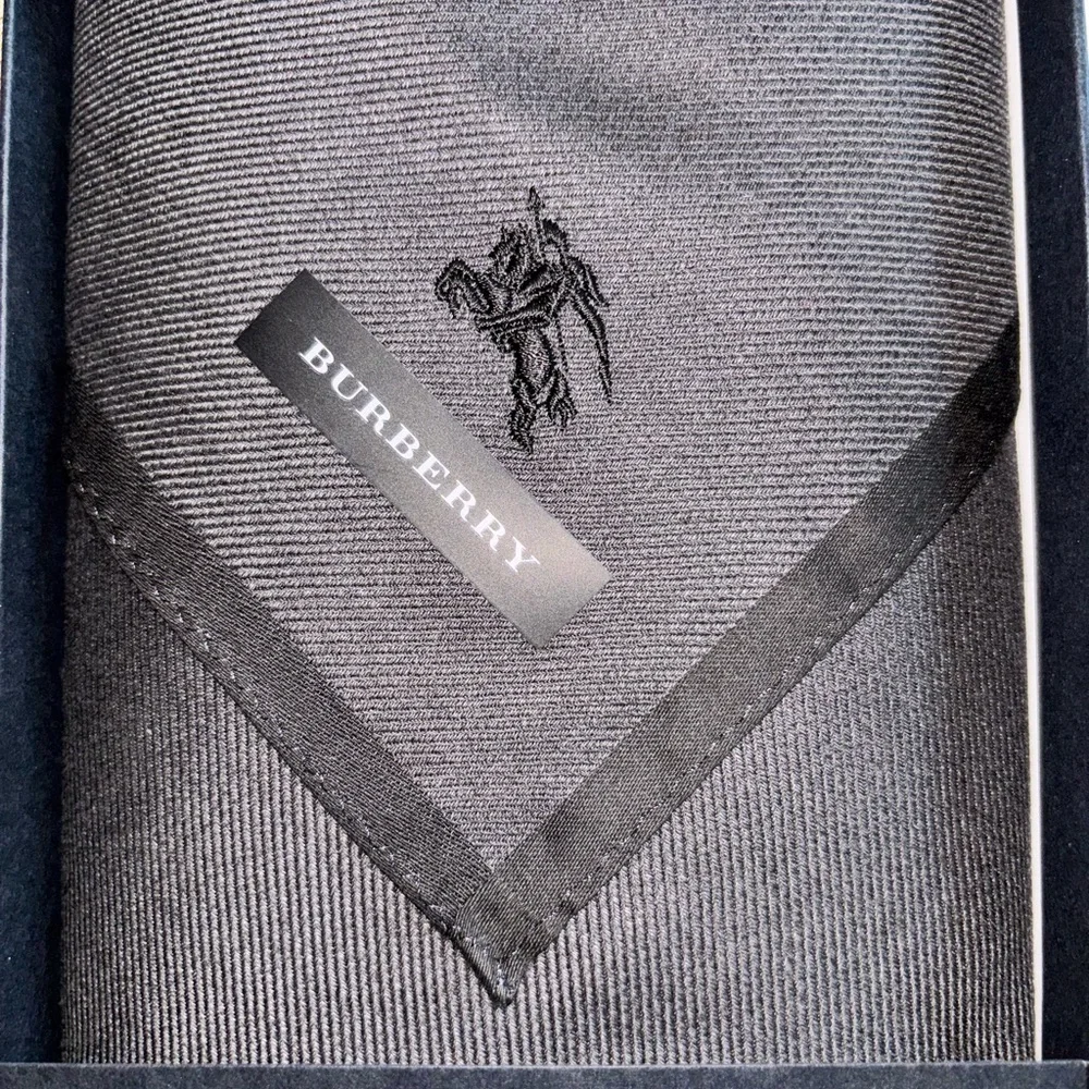 Burberry Men's Handkerchief GIFT Boxed Set - Picture 3 of 5